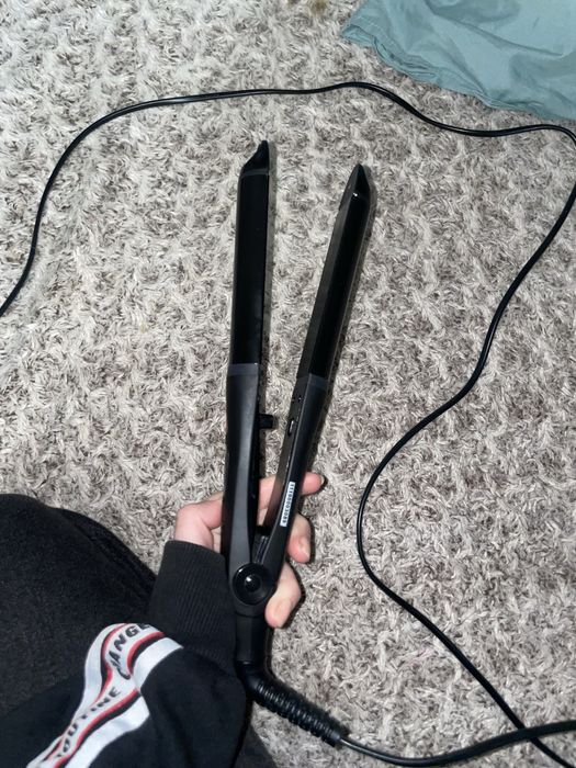 Вирівнювач для волосся