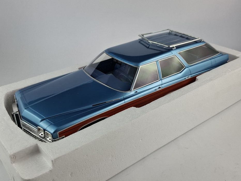 Unikat. BOS Buick Estate Wagon Woody Metallic Blue 1/18