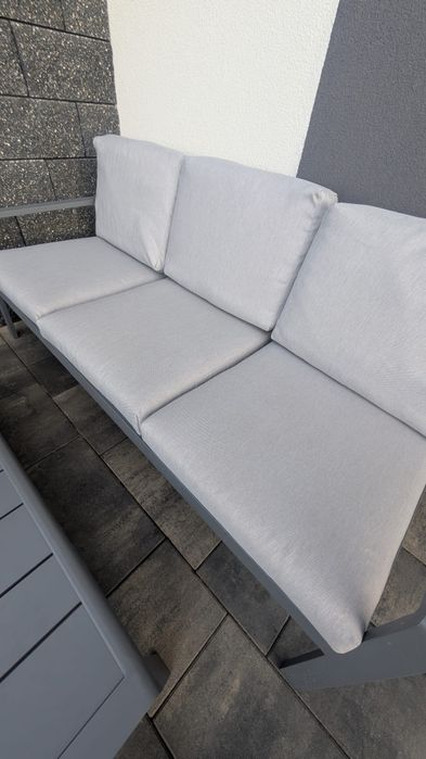Zestaw aluminiowych mebli ogrodowych stolik, 2 krzesła i sofa