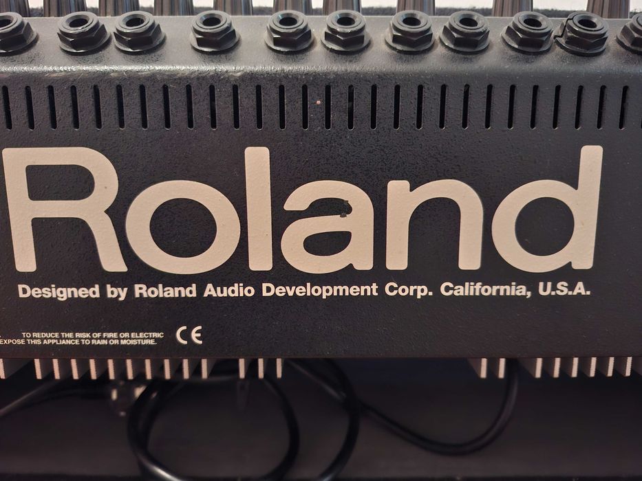 Roland KC500 - amplificador p/teclados - Made in USA
