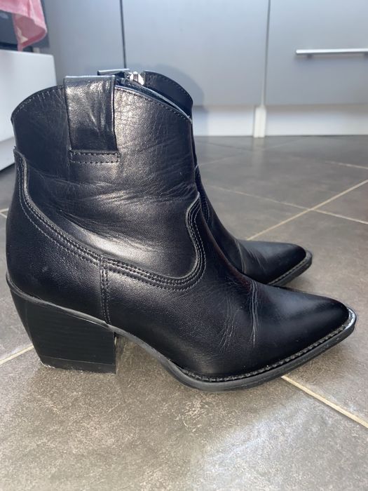 botki skórzane carinii 36