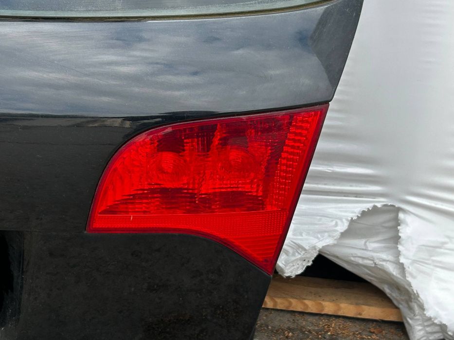 ляда Ауді А4 б7 кришка багажника audi a4 b7 чорна