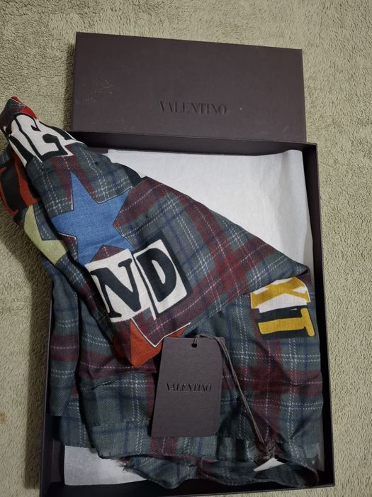 Cachecol Valentino - design exclusivo