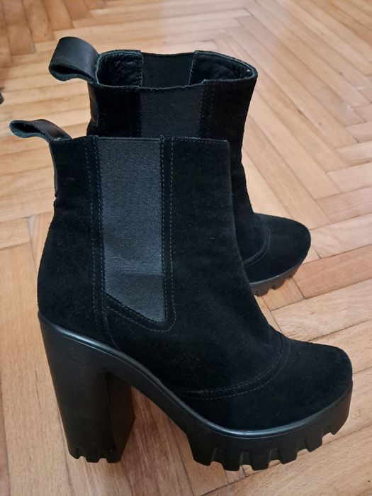 Черевики з натуральної замші на байці. Стан ідеальний