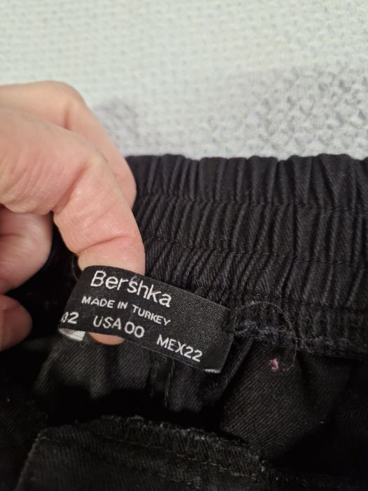 Spodnie jeansowe Bershka 32