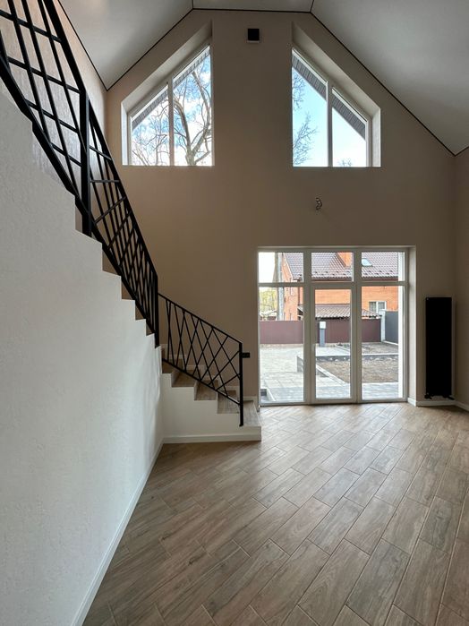 Дуплекс з новим ремонтом 100 м на 2,5 сотках землі. Буча 165000$