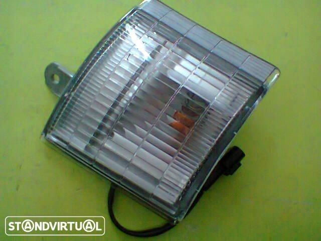 farolins da frente da Mitsubishi canter fe531 (novos)