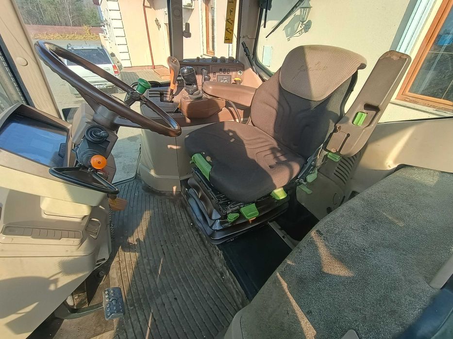 Ciągnik John Deere 6820