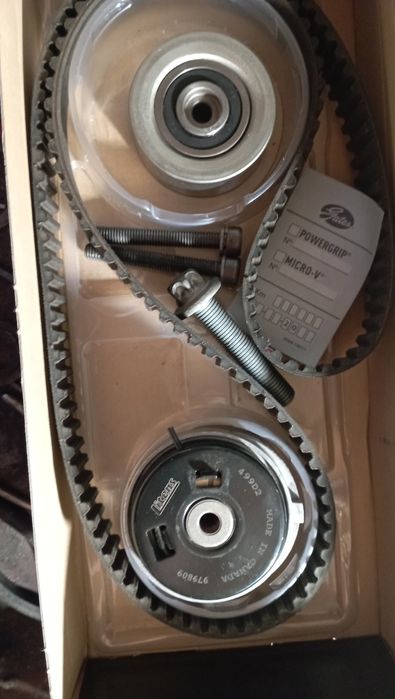 Продам комплект Грм