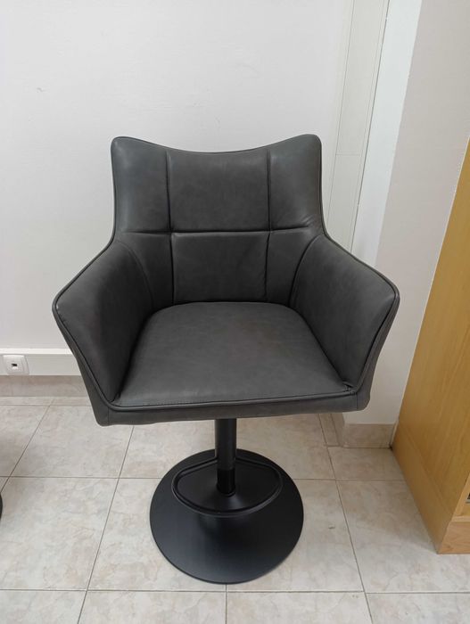 Cadeira hidráulica nova nunca usada