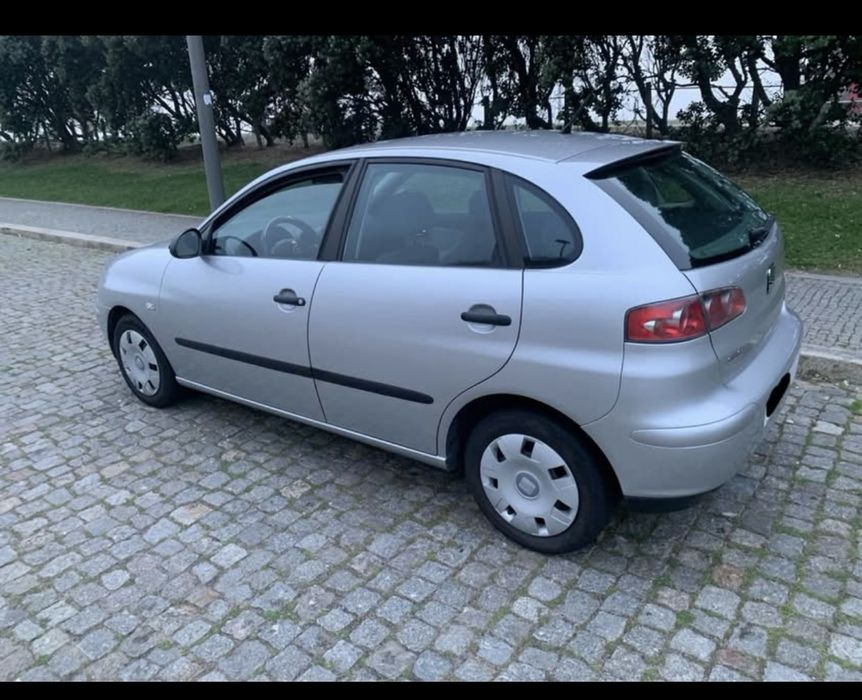 Vende-se Carro Económico e Fiável - Ideal para o Dia a Dia!