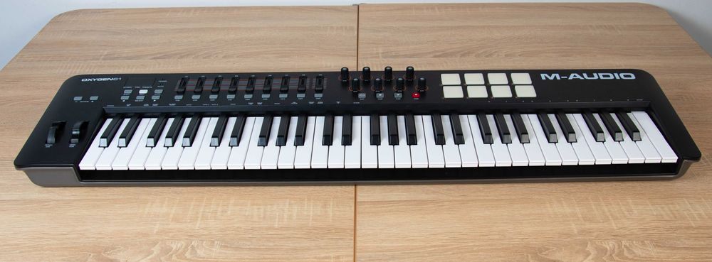 ТЕРМІНОВО! Подам M-Audio Oxygen 61 – MIDI клавіатура в ідеальному стані!