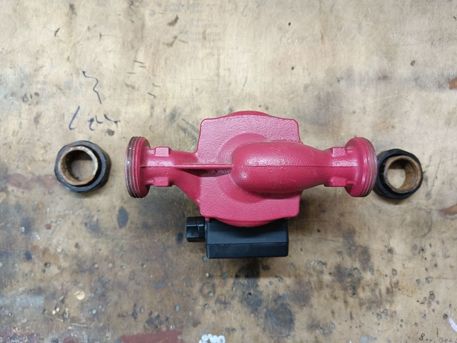 Продам водотяг Grundfos ups 25-40