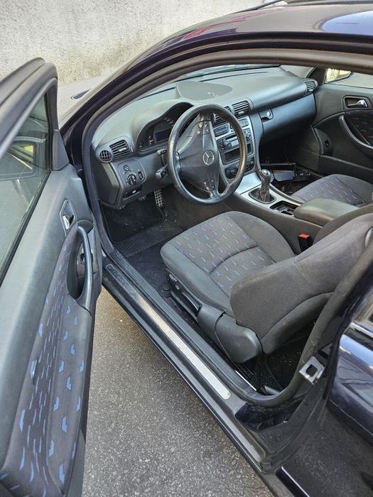 Mercedes-Benz Sport Coupé 2.0 Kompressor de 2002 para peças