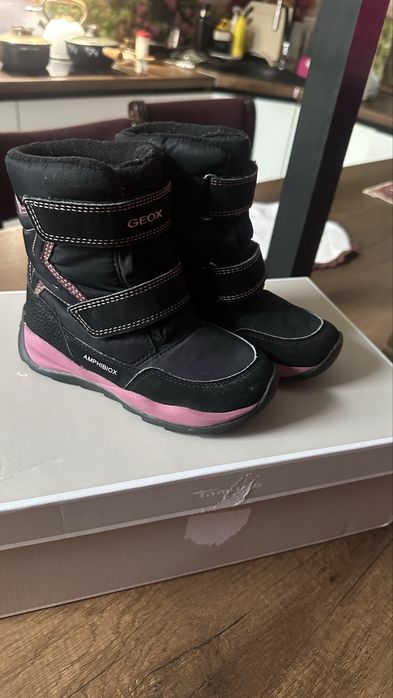 Продам зимові сапоги Geox