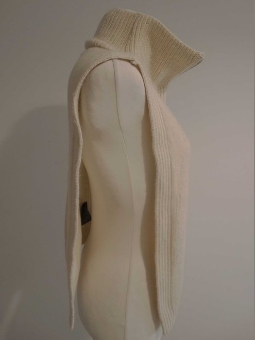 Golf Ponczo Kremowy Sweter bez Rękawów i Boków Kamizelka z Wełną Szal