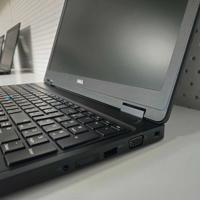 Ноутбук Dell Latitude 5580 i5-7300U/8/256SSD ноутбук Дел 8/256 гб!
