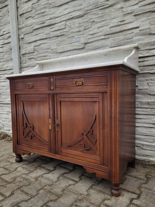 Fajna duża komoda z marmurowym blatem.