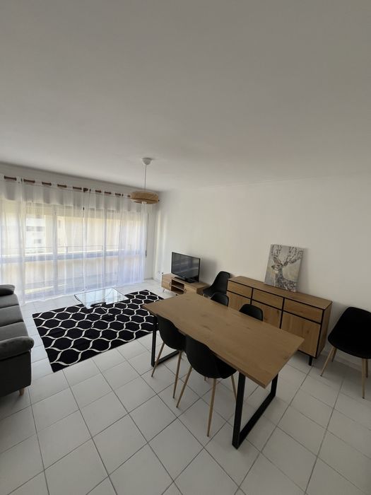 Apartamento T2 arrendamento anual