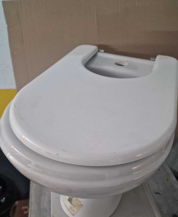 VENDE Bidé Sanindusa com tampa