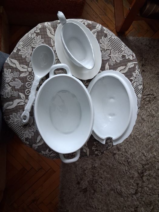 Waza o poj. 2,7 litra oraz sosjerka z podstawką ĆMIELÓW ROCOCO MARIA