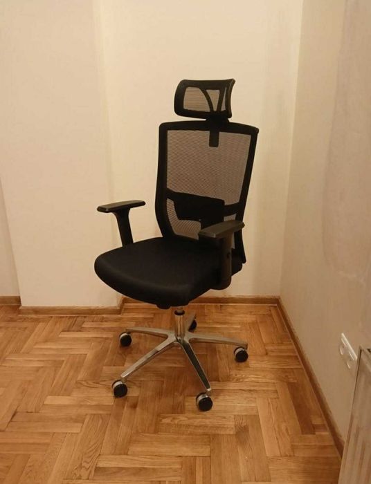 Fotel biurowy ergonomiczny NOWY