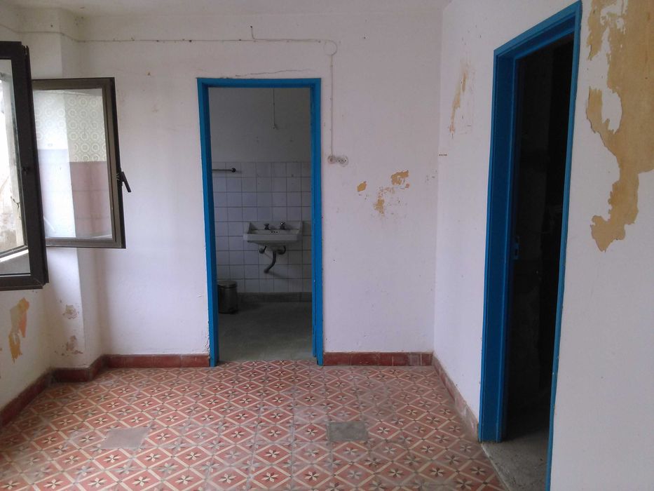 Moradia T5 Térrea c/ Jardim + 2 Lojas no Centro de Algoz