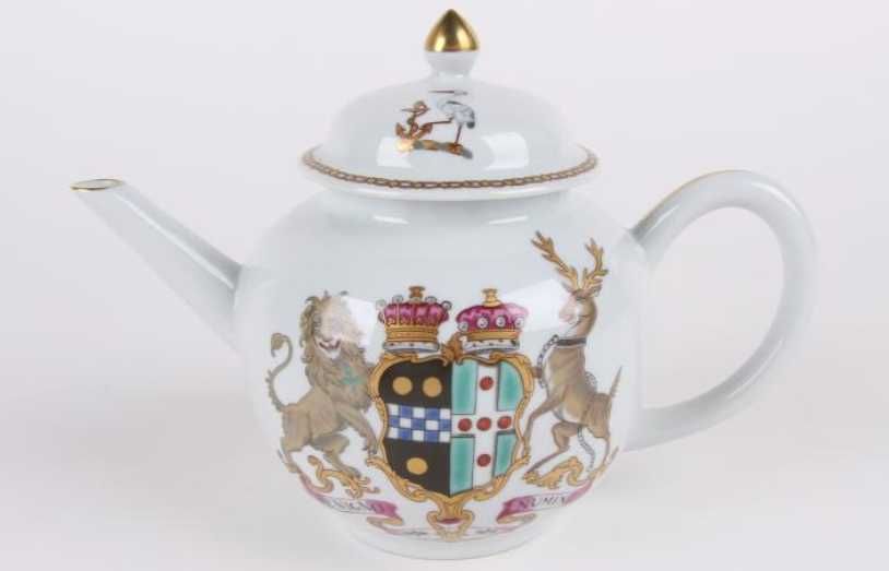 bule vista alegre mottahedeh peça brasonada