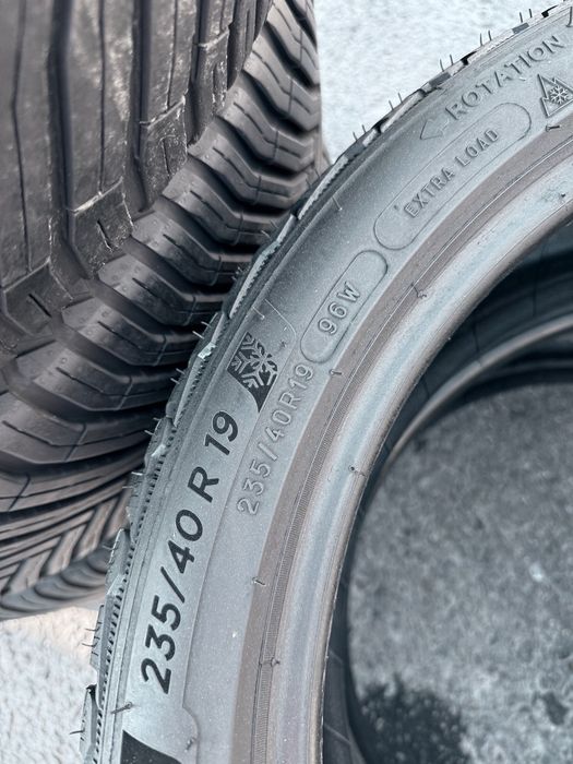 235 40 19 Michelin Pilot Alpin 5 90% Шини Зима