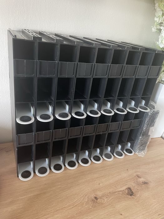 Sprzedam stojak na farby Wella