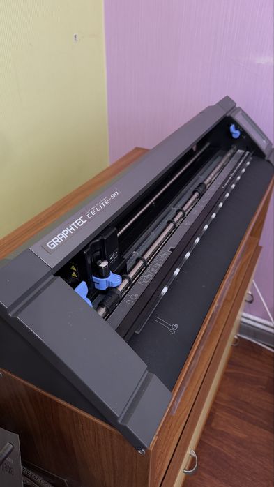 Оперативна поліграфія обладнання принтер різак ламінатор біговщик прес