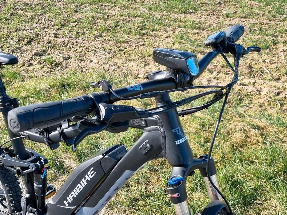 Bicicleta elétrica de montanha
