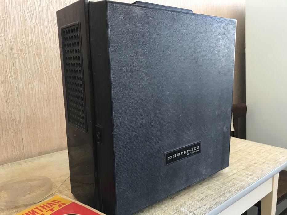 Магнитофон «Юпитер-203»стерео.