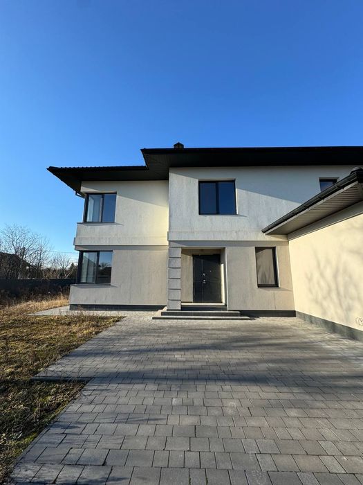 Продається будинок у топовій локації!