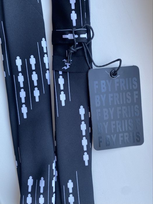 Краватка Fby Friis  ширина — 4 см.