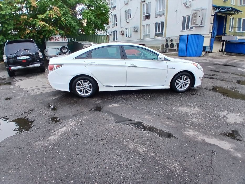 Hyundai sonata Гибрид
