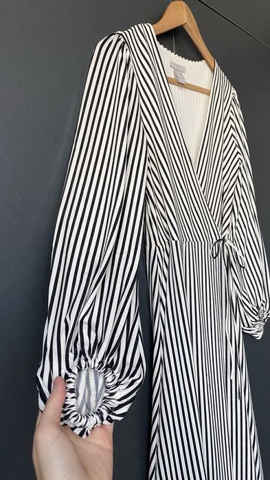 Сукня міді на запах в смужку, розмір xs-s