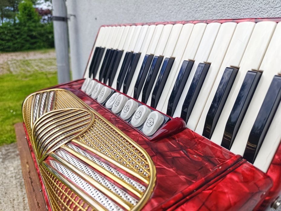 Akordeon Hohner Cornelia III 96 basów 3 chóry