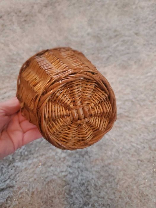 Small Brown Basket64409437726465122