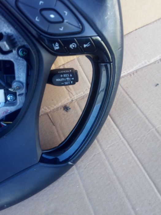 toyota  ch-r 2017 kierownica tempomat