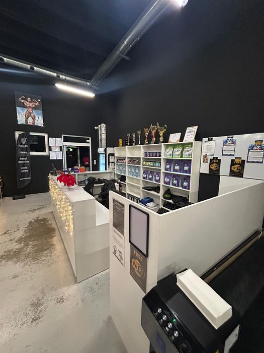 Lada recepcyjna 4x Regał Billy Recepcja