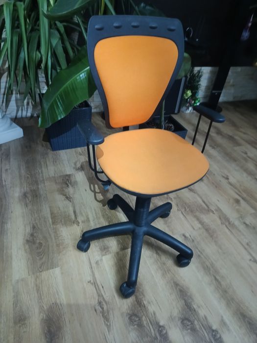 Krzesło biurowe obrotowe