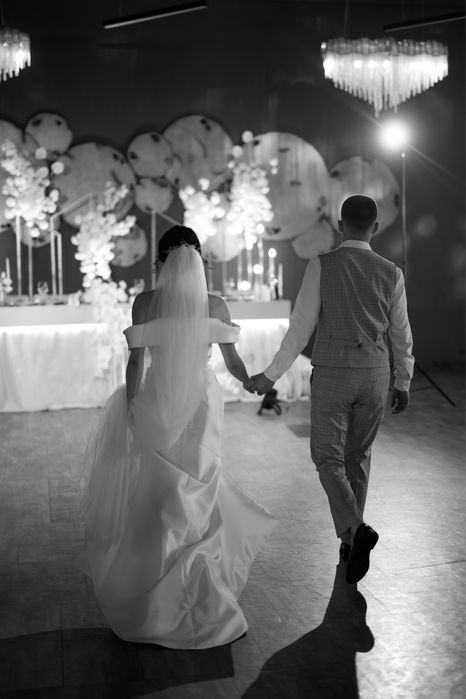 Неймовірна Весільна Сукня