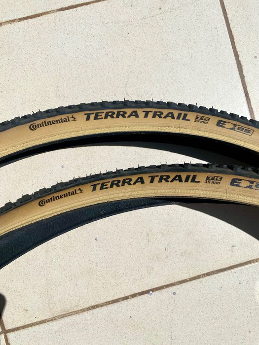 Pneus Continental Terra Trail Tubeless 700C x 35