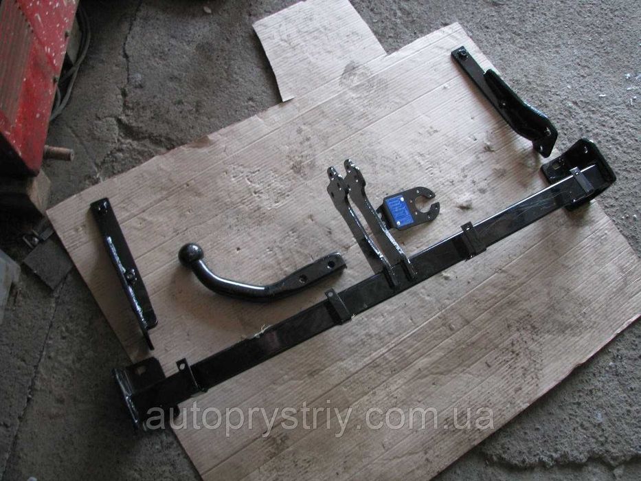 Фаркоп Volkswagen Caddy 2004 - 2020 рр. Прицепное на Фольксваген Кадди