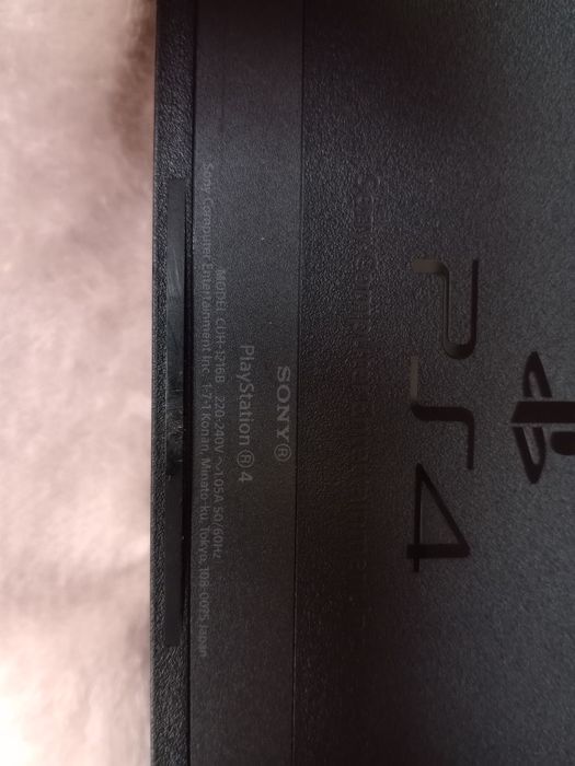 PS4 oryginalne 1T wersja FAT pierwsza mało używane