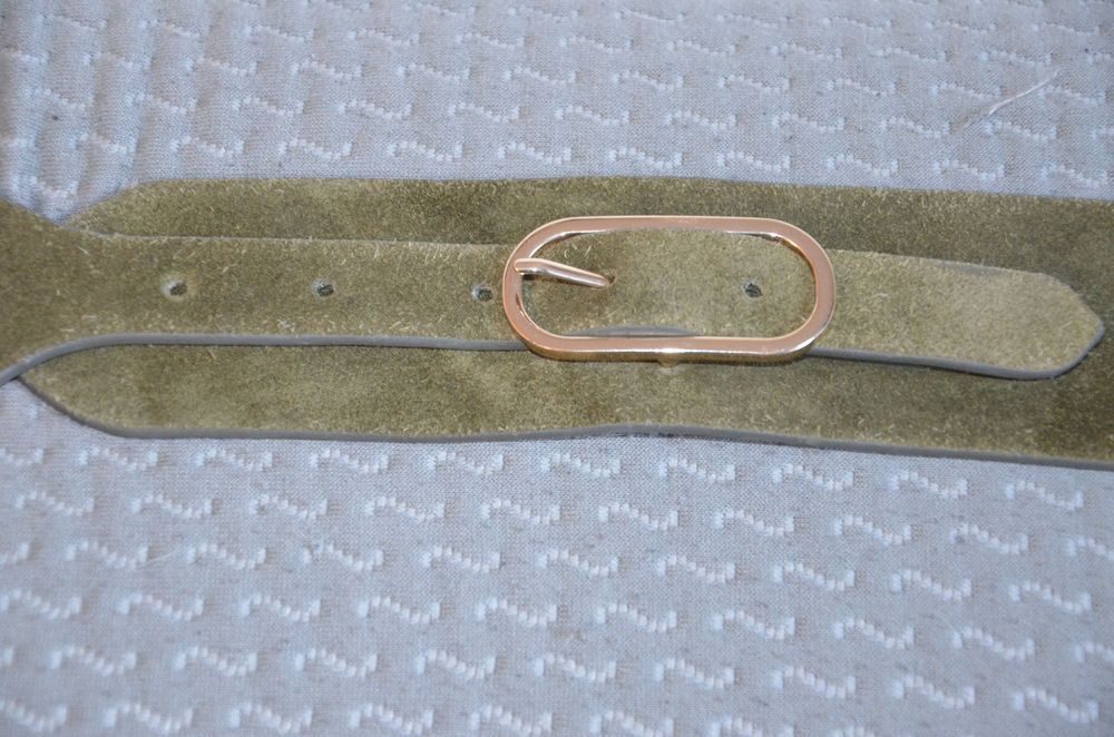 zielony pasek niebieski skóra Sissy boy 90 cm