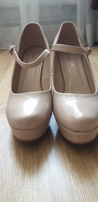 Жіночі туфлі на підборах