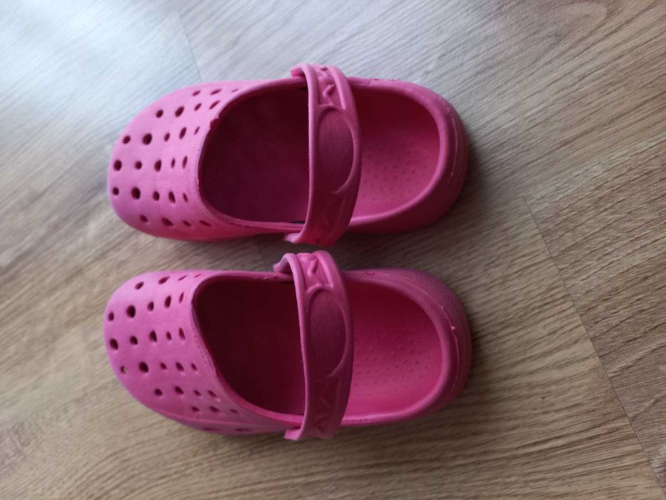 Buty klapki kryte roz. 27