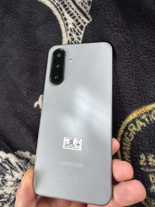 Продам SAMSUNG A 17